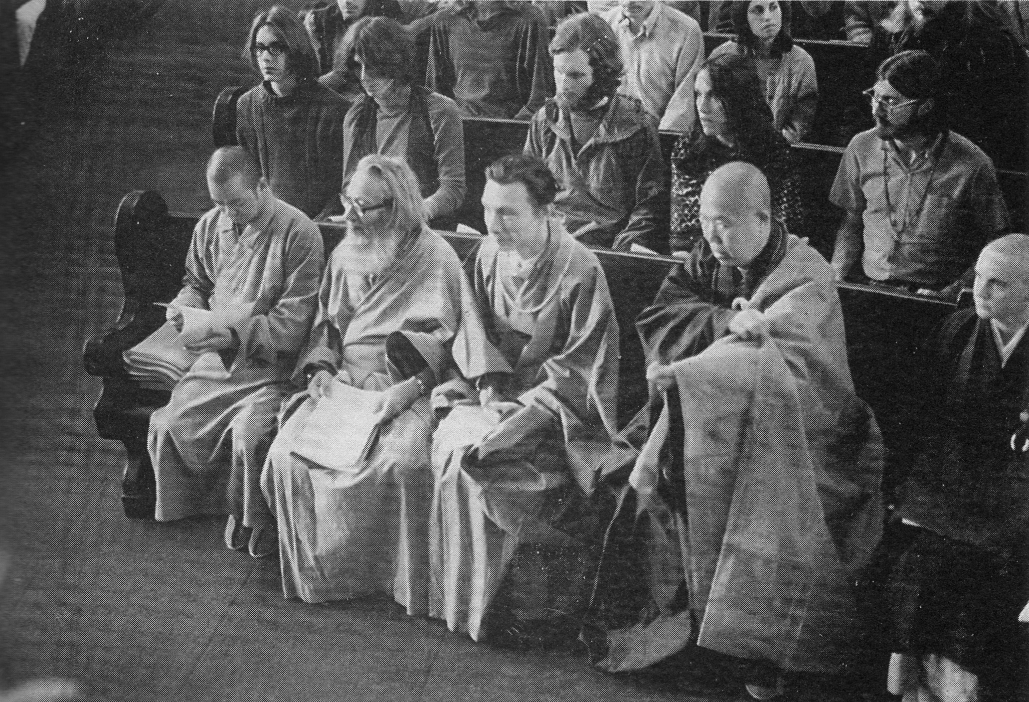 宣化老和尚追思纪念专集2 - 菩萨幻化 头陀行迹．In Memory of the Venerable Master Hsuan Huan - Transformation of a Bodhisattva,