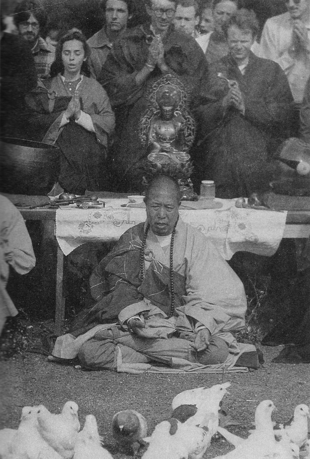 宣化老和尚追思纪念专集2 - 菩萨幻化 头陀行迹．In Memory of the Venerable Master Hsuan Huan - Transformation of a Bodhisattva,